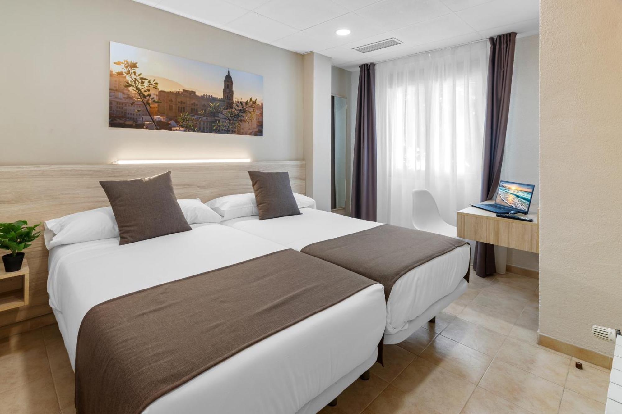 Отель Vas Malaga Ciudad Экстерьер фото