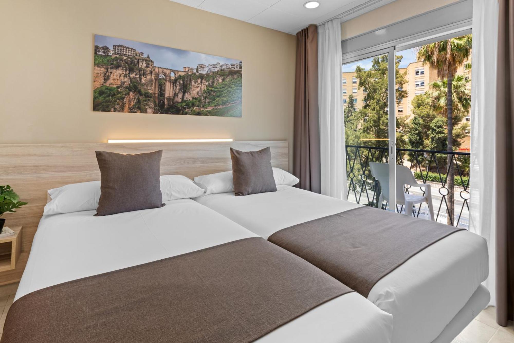 Отель Vas Malaga Ciudad Экстерьер фото