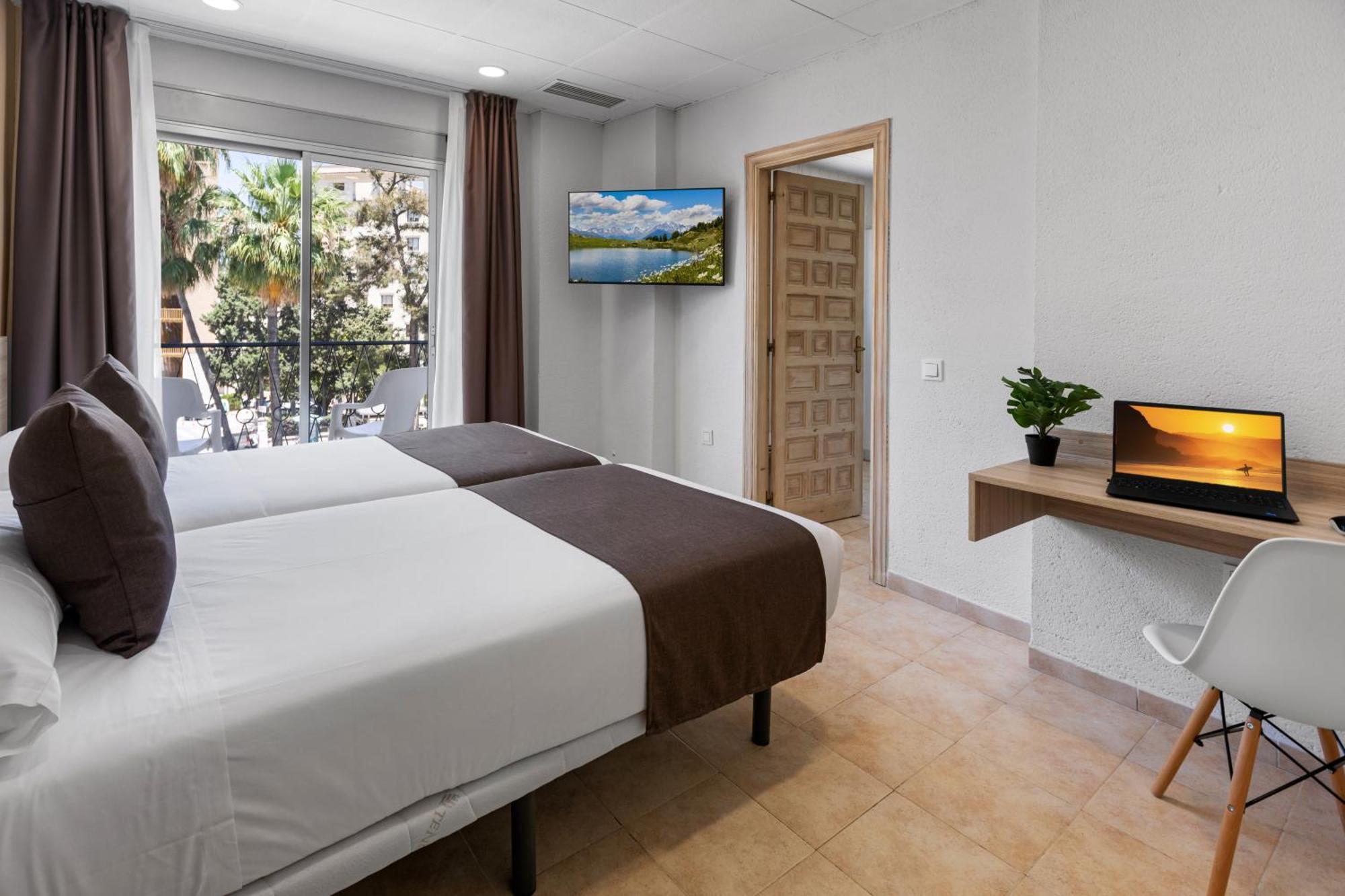 Отель Vas Malaga Ciudad Экстерьер фото